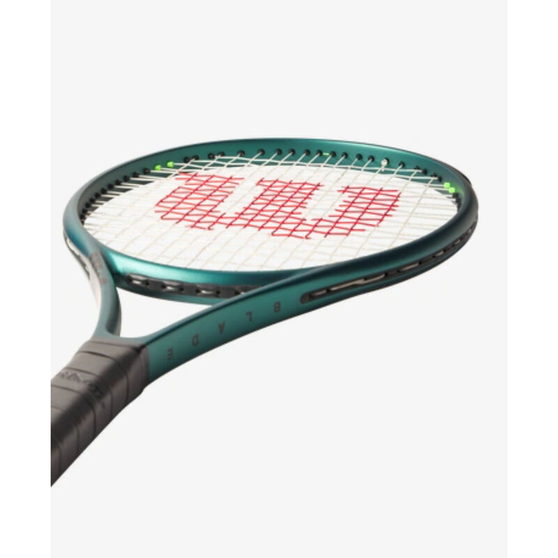 Wilson Blade 25 V9 Tennis Racquet Junior - Pre-Strung image number 2