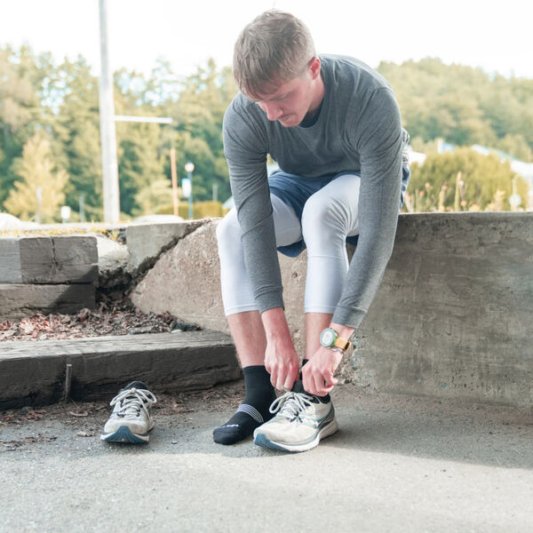 Darn Tough Element Quarter Lightweight Running Socks Mens
