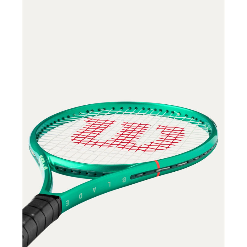 Wilson Blade 26 V10 Tennis Racquet Juniors - Pre-Strung image number 3